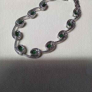 Elegant Green Stone Silver Link Bracelet - Women Jewelry 8inch
